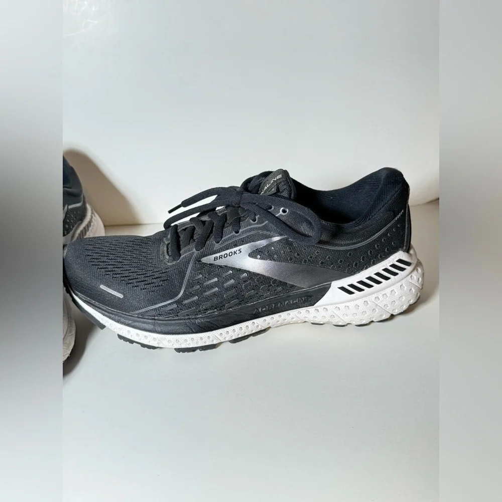 Brooks women’s adrenaline